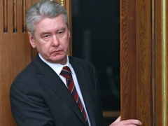 Несмотря на протесты местных жителей и депутатов столичные власти сносят магазин непродовольственных товаров «Дачник» на севере Москвы